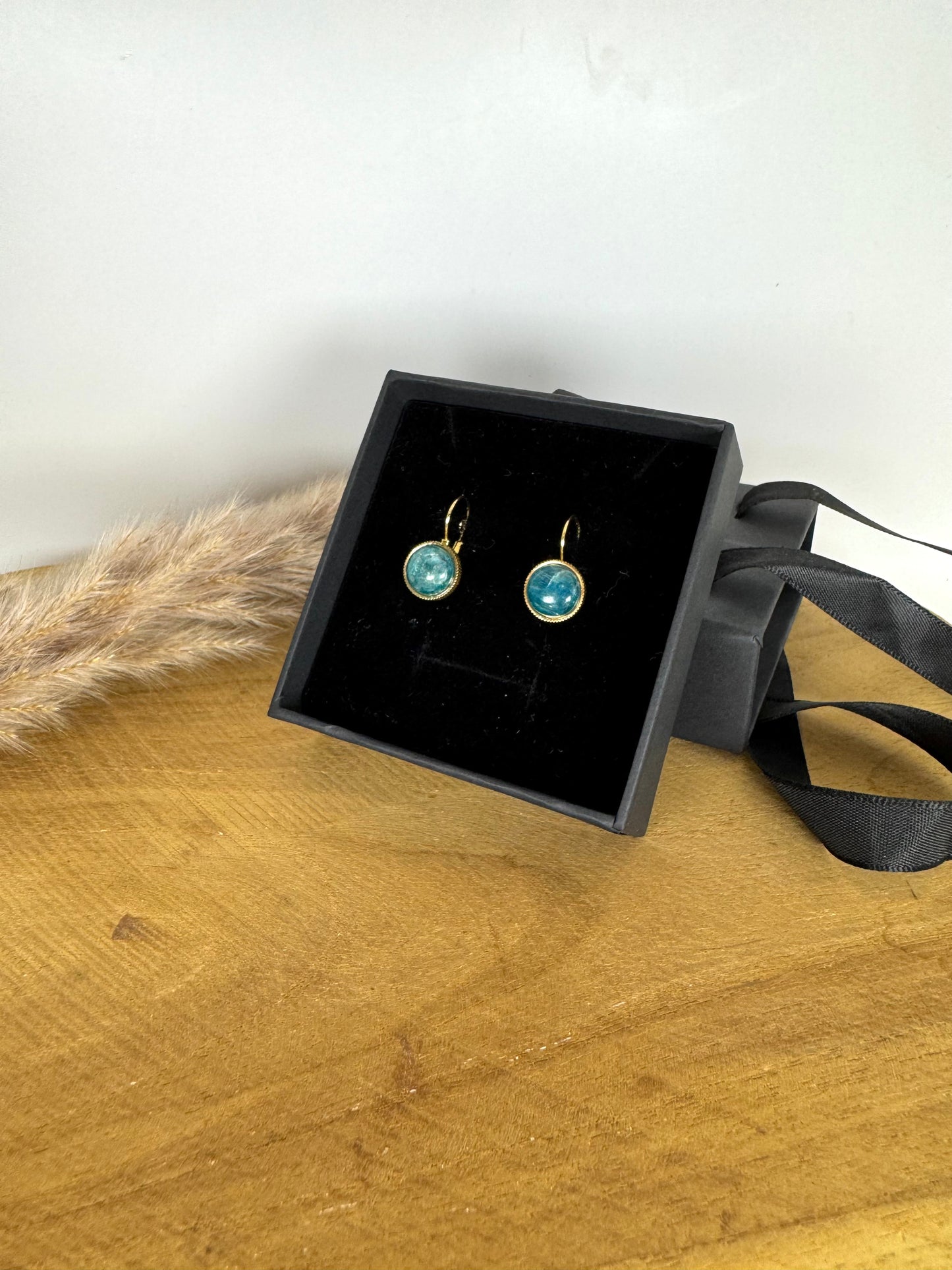 Boucles lumiconique apatite bleue