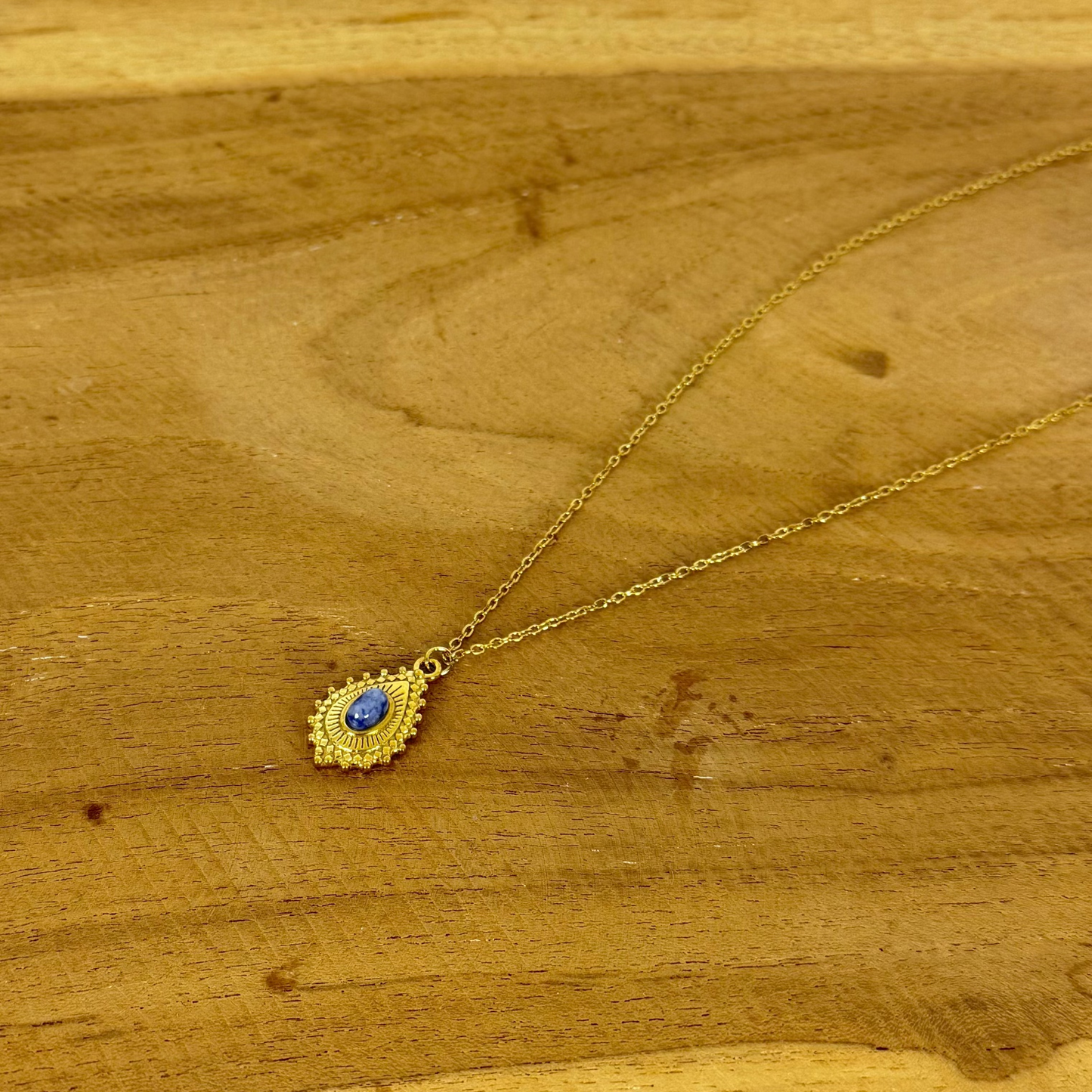 Collier lumigaya sodalite