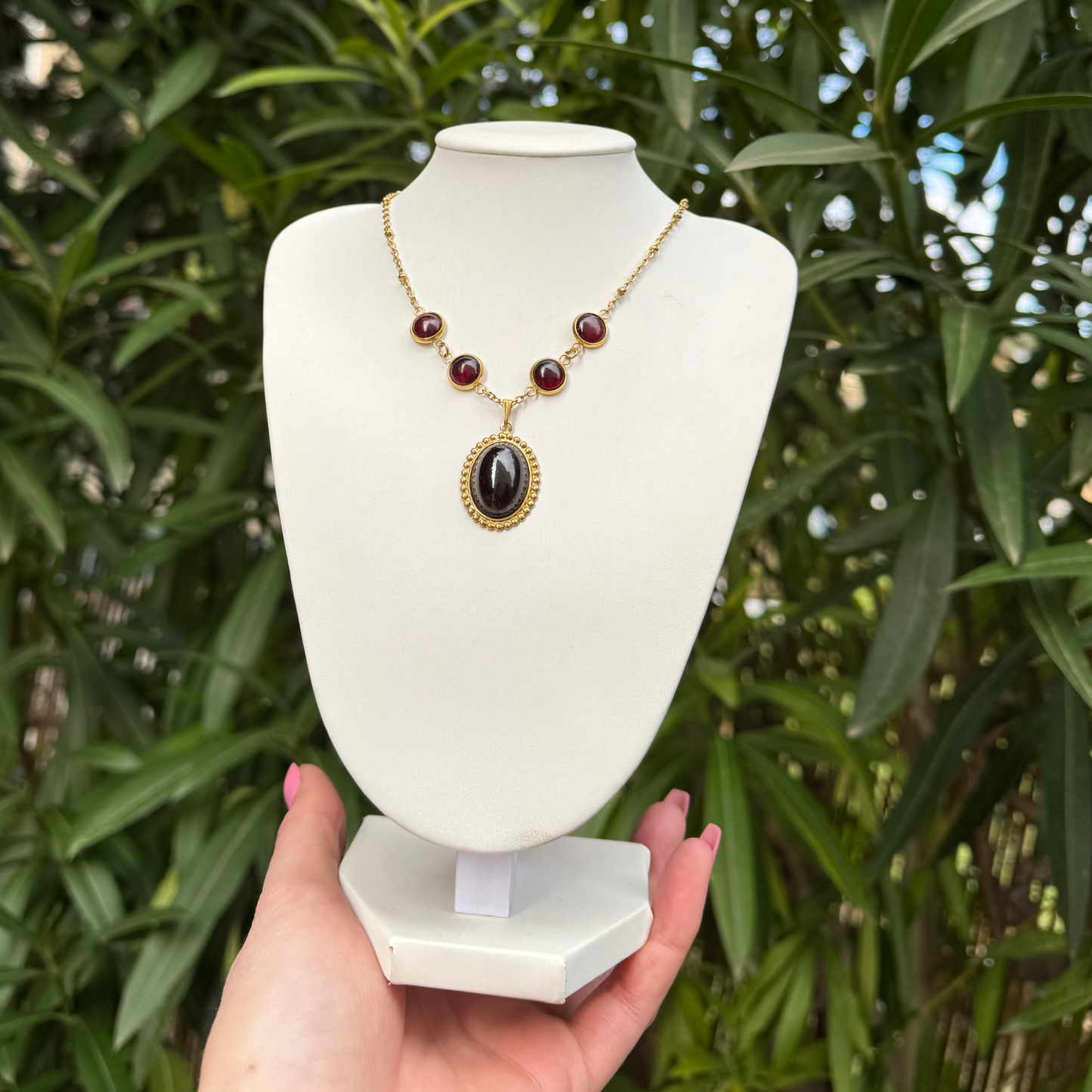 Collier lumispécial grenat