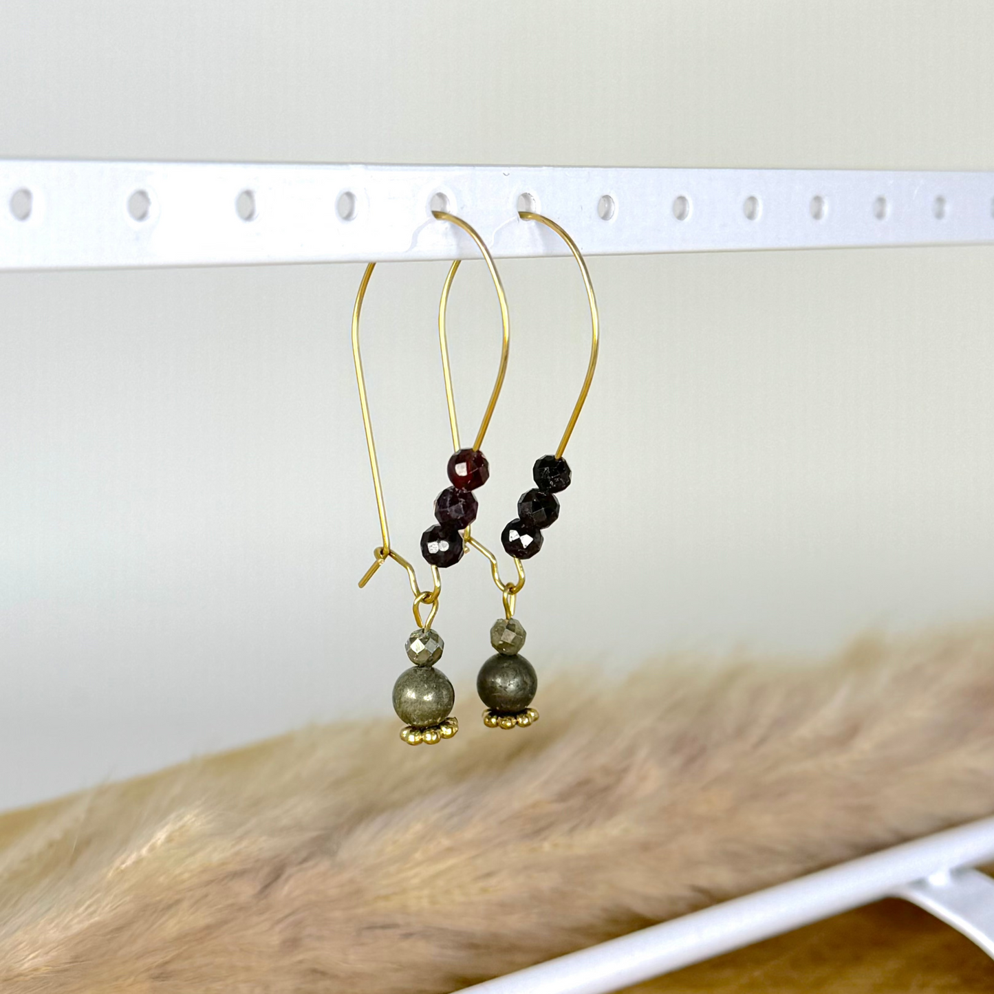 Boucles lumiélégrance pyrite & grenat