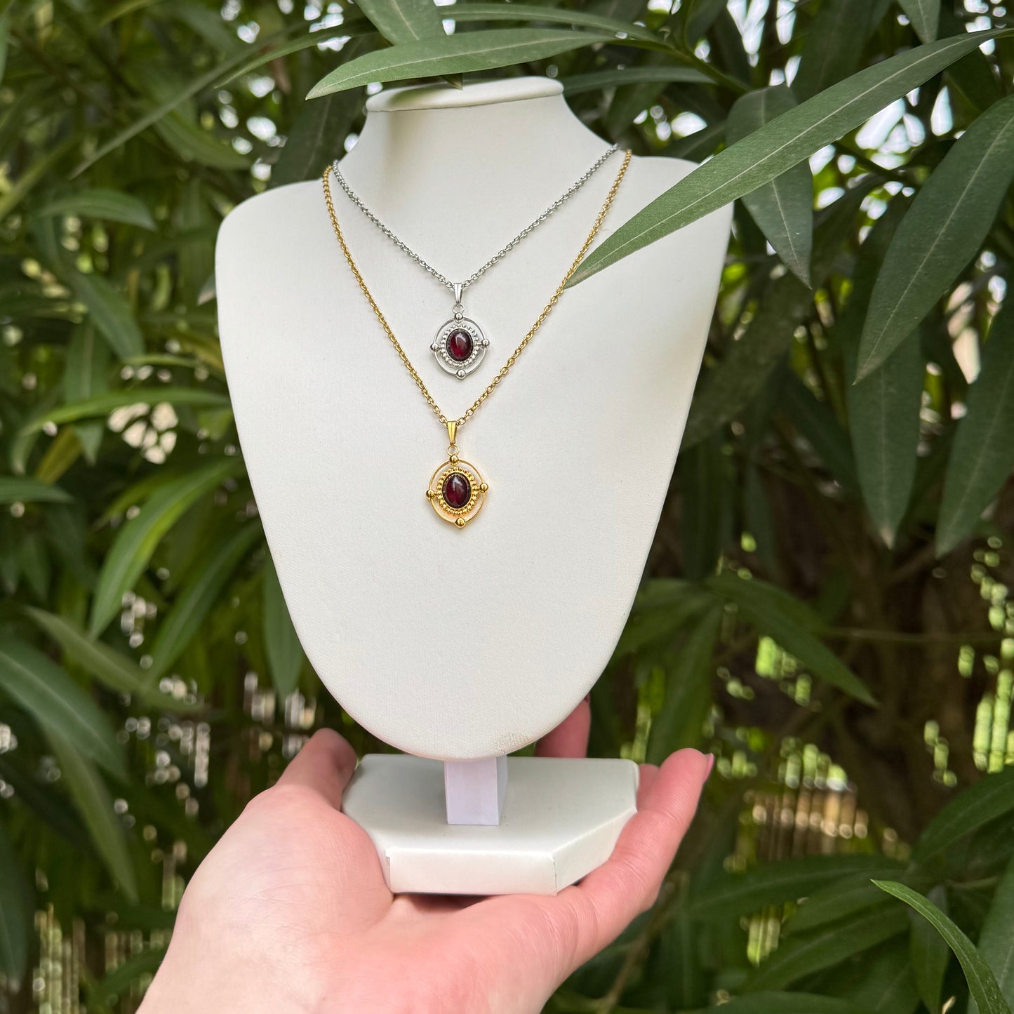 Collier lumicosmic grenat