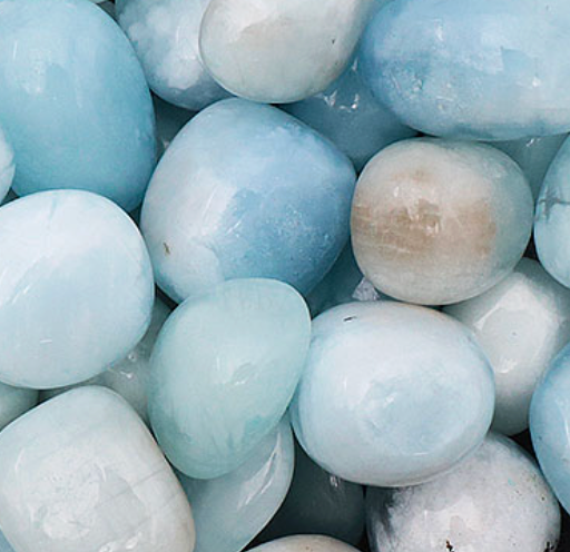 Aigue marine pierre roulée