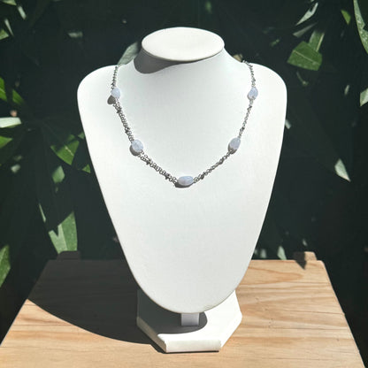 Collier Lumiliberté calcédoine bleue