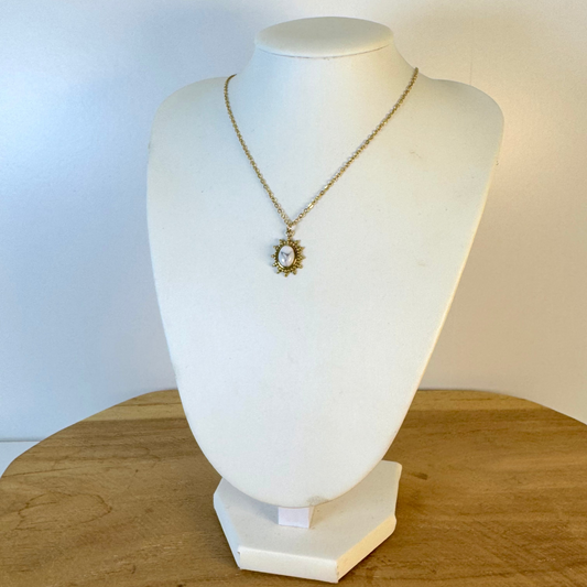 Collier lumisolis howlite